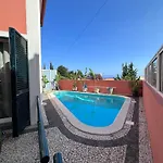 Valhalla Private Heated Swimming-pool