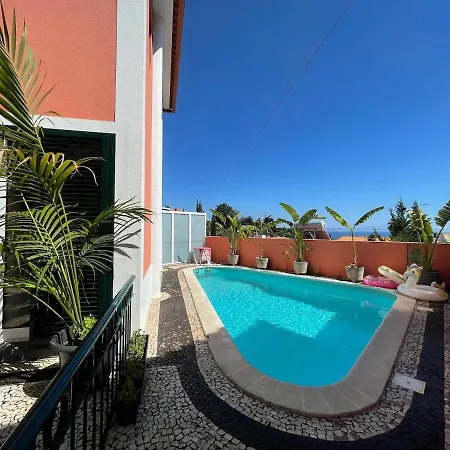 Valhalla Private Heated Swimming-pool *