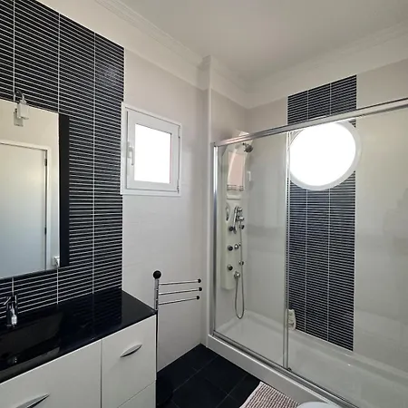 Valhalla Private Heated Swimming-pool