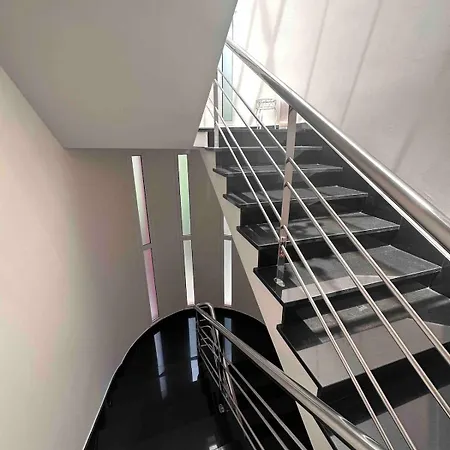 Valhalla Private Heated Swimming-pool