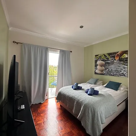 Valhalla Private Heated Swimming-pool