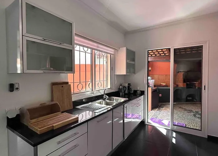 Valhalla Private Heated Swimming-pool Villa Funchal