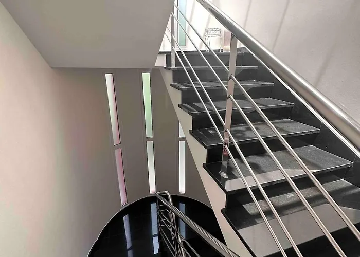 Valhalla Private Heated Swimming-pool