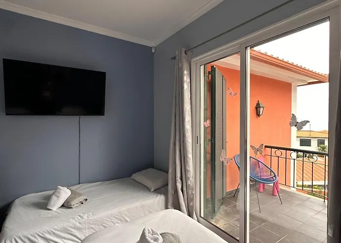 Valhalla Private Heated Swimming-pool *