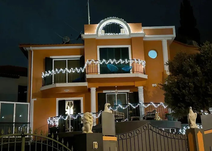 Villa Valhalla Private Heated Swimming-pool